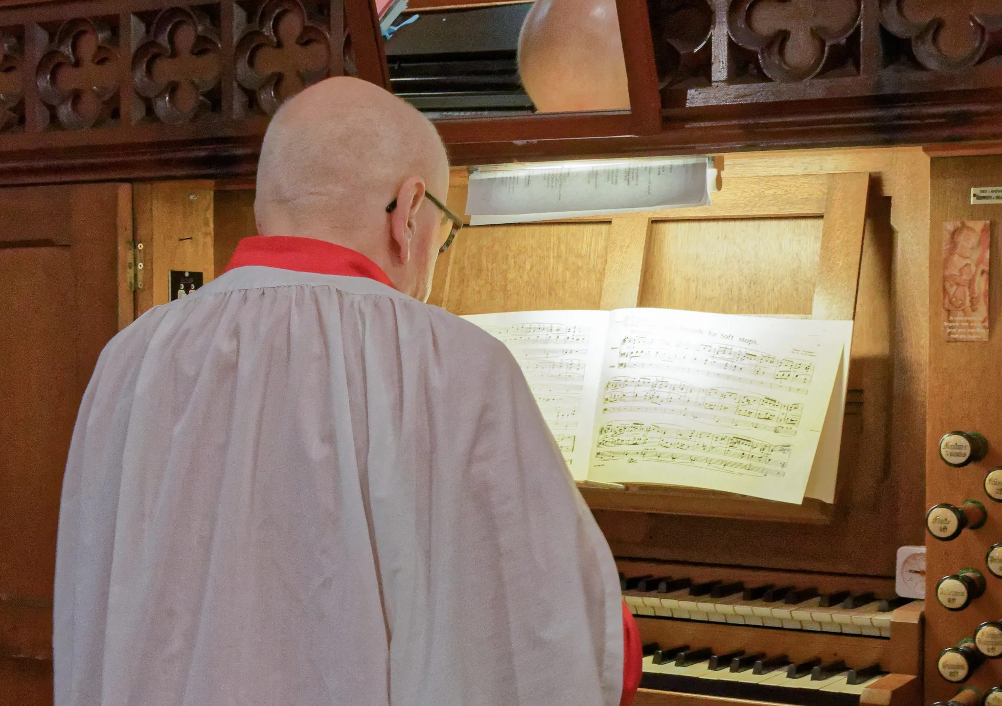 Organist at the organ