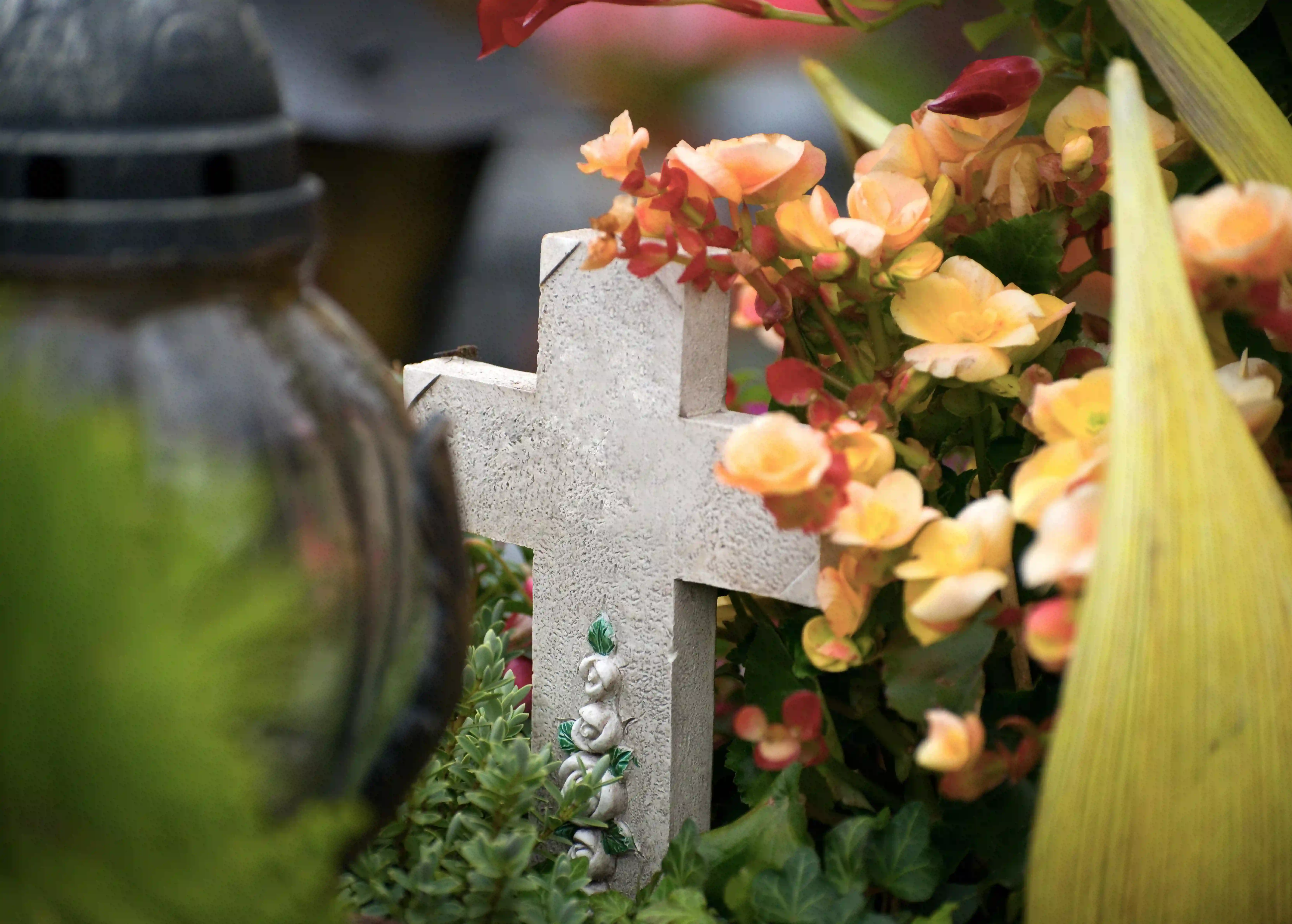 Grave with flowers